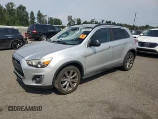 2013 Mitsubishi Outlander LE z VIN 4A4AR5AU1DE022535, wystawiony jako Copart lot #70002895 z przebiegiem 297 561 mil mil oraz Szkoda całkowita • Salvage title. Historia ofert i sprzedaży dostępna na DreamBid. Obrazek 1.