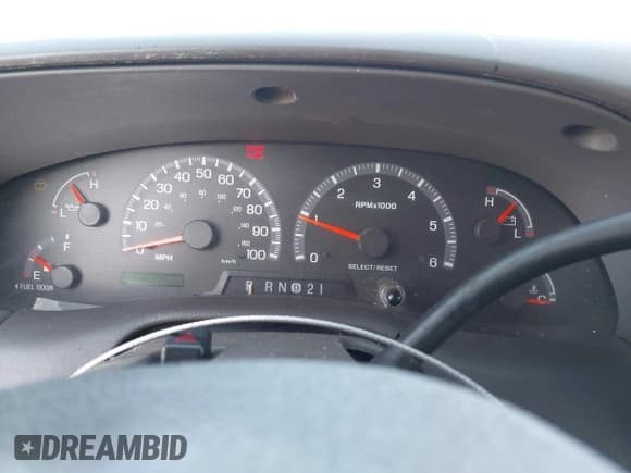 ✅ 2000 Ford Expedition XLT • VIN: 1FMRU1565YLB24513 • Lot: 42899030. Wystawiony na IAAI z przebiegiem Nie podano. Bezpłatny archiwum sprzedaży aukcyjnych z USA i szczegółowy raport historii pojazdu na DreamBid. Zdjęcie 7.