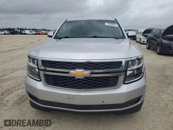 ✅ 2017 Chevrolet Suburban LT • VIN: 1GNSKHKC1HR270992 • Lot: 79939674. Wystawiony na Copart z przebiegiem 83 201 mil. Bezpłatny archiwum sprzedaży aukcyjnych z USA i szczegółowy raport historii pojazdu na DreamBid. Zdjęcie 5.