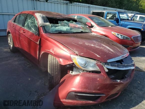 ✅ 2014 Chrysler 200 LX • VIN: 1C3CCBAB4EN212477 • Лот: 42302104. Опубликован ранее на Copart с пробегом Не указан. Бесплатный доступ к архиву аукционных продаж из США и подробный отчёт об истории автомобиля на DreamBid. Изображение 4.