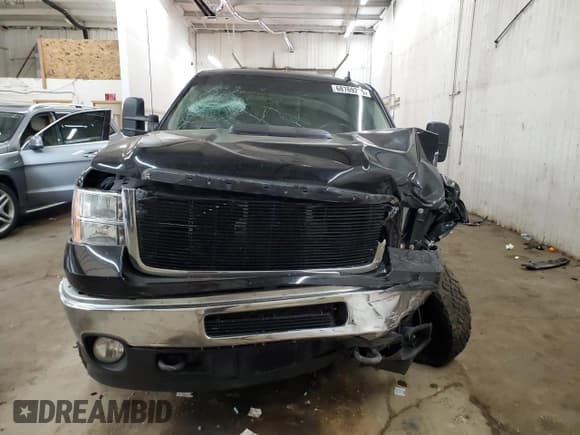 ✅ 2011 GMC Sierra 2500HD SLT • VIN: 1GT121CG3BF249678 • Lot: 68769225. Wystawiony na Copart z przebiegiem 191 371 mil. Bezpłatny archiwum sprzedaży aukcyjnych z USA i szczegółowy raport historii pojazdu na DreamBid. Zdjęcie 5.