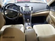 ✅ 2009 Hyundai Sonata GLS • VIN: 5NPET46CX9H572084 • Лот: 84558844. Опубликован ранее на Copart с пробегом 69 540 миль. Бесплатный доступ к архиву аукционных продаж из США и подробный отчёт об истории автомобиля на DreamBid. Изображение 8.