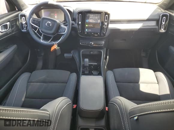 ✅ 2022 Volvo XC40 Twin Ultimate • VIN: YV4ED3UB6N2780537 • Lot: 62523823. Listed on Copart with 11,106 mi. Free auction sales archive from the USA and detailed vehicle history report at DreamBid. Image 8.