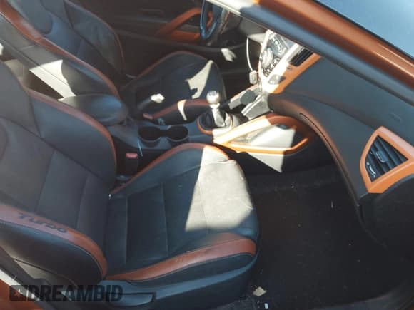 ✅ 2016 Hyundai Veloster Turbo Rally Edition • VIN: KMHTC6AE4GU304285 • Лот: 43133359. Опубликован ранее на IAAI с пробегом 186 694 миль. Бесплатный доступ к архиву аукционных продаж из США и подробный отчёт об истории автомобиля на DreamBid. Изображение 5.