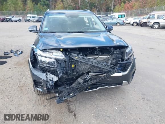 ✅ 2025 Kia Seltos S • VIN: KNDEUCAA1S7725734 • Lot: 43403602. Wystawiony na IAAI z przebiegiem 7 598 mil. Bezpłatny archiwum sprzedaży aukcyjnych z USA i szczegółowy raport historii pojazdu na DreamBid. Zdjęcie 6.