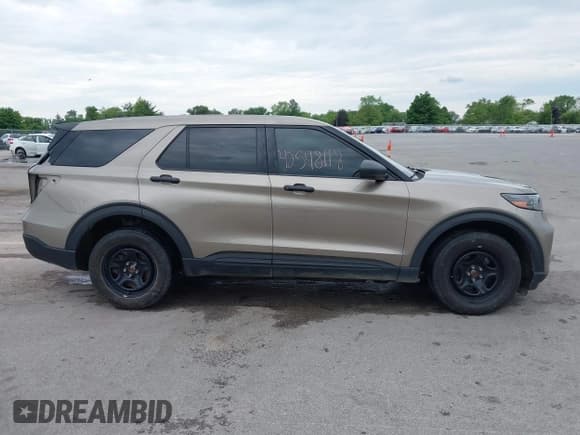 ✅ 2021 Ford Police Interceptor Utility • VIN: 1FM5K8AB2MGA18314 • Лот: 42548118. Опубликован ранее на IAAI с пробегом 122 459 миль. Бесплатный доступ к архиву аукционных продаж из США и подробный отчёт об истории автомобиля на DreamBid. Изображение 13.