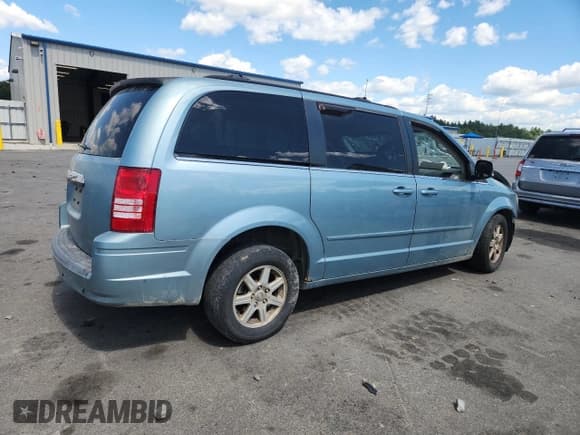 ✅ 2008 Chrysler Town & Country Touring • VIN: 2A8HR54P38R651792 • Lot: 69371285. Listed on Copart with Not provided. Free auction sales archive from the USA and detailed vehicle history report at DreamBid. Image 3.