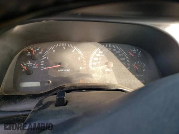 1998 Dodge 1500 with VIN 3B7HC16Y1WM205541, listed as a Copart auction lot 62191735 with 113,610 mi miles and Non repairable. Bid and sale history available at DreamBid. Image 9.