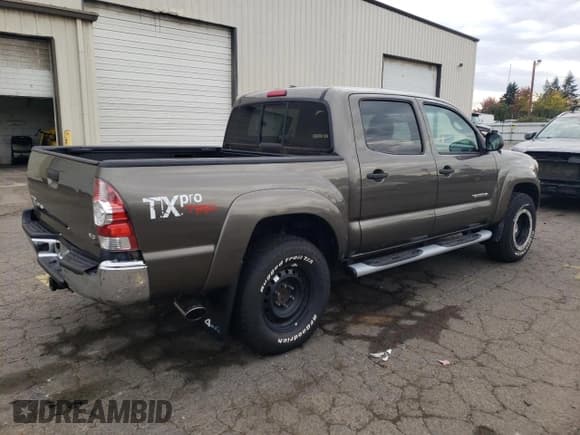 ✅ 2011 Toyota Tacoma • VIN: 3TMLU4EN1BM057479 • Lot: 85938495. Listed on Copart with 86,574 mi. Free auction sales archive from the USA and detailed vehicle history report at DreamBid. Image 3.