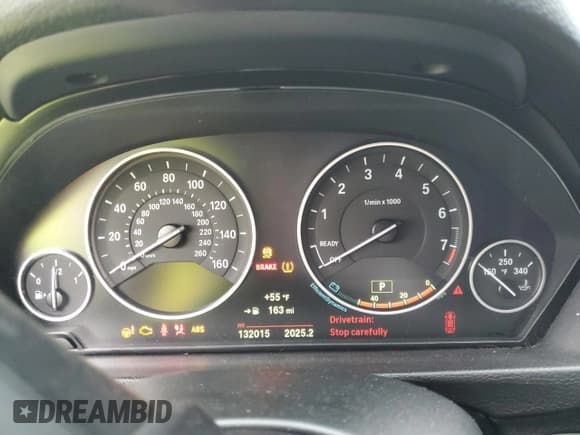 ✅ 2015 BMW 3 Series 320i xDrive • VIN: WBA3C3G58FNS73235 • Lot: 47827065. Wystawiony na Copart z przebiegiem 132 015 mil. Bezpłatny archiwum sprzedaży aukcyjnych z USA i szczegółowy raport historii pojazdu na DreamBid. Zdjęcie 9.