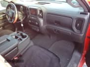 ✅ 2022 Chevrolet Silverado 1500 Custom • VIN: 3GCPYBEK8NG152589 • Lot: 52447375. Wystawiony na Copart z przebiegiem 21 553 mil. Bezpłatny archiwum sprzedaży aukcyjnych z USA i szczegółowy raport historii pojazdu na DreamBid. Zdjęcie 8.