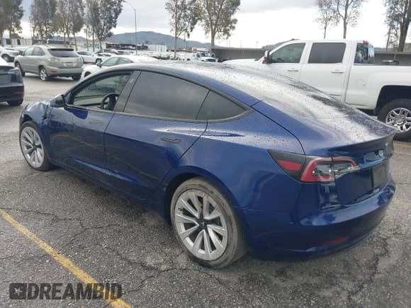 ✅ 2023 Tesla Model 3 • VIN: 5YJ3E1EA0PF518983 • Lot: 41749225. Wystawiony na IAAI z przebiegiem 26 748 mil. Bezpłatny archiwum sprzedaży aukcyjnych z USA i szczegółowy raport historii pojazdu na DreamBid. Zdjęcie 3.