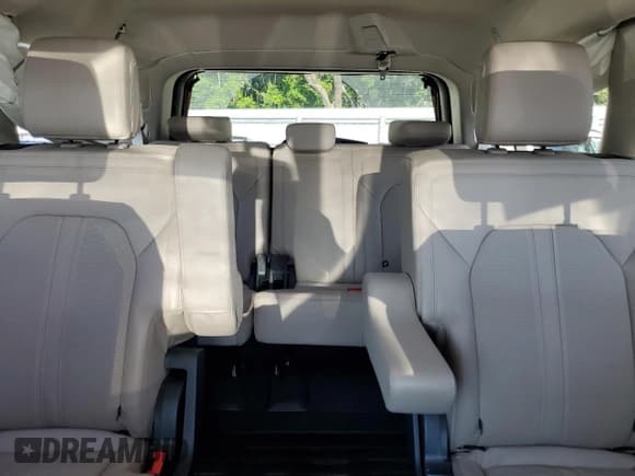 ✅ 2024 Ford Expedition Limited • VIN: 1FMJU1K84REA31121 • Lot: 69183245. Listed on Copart with 50,381 mi. Free auction sales archive from the USA and detailed vehicle history report at DreamBid. Image 10.