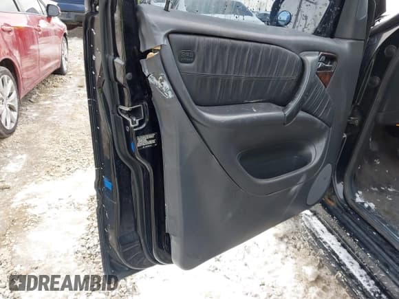 ✅ 2005 Mercedes-Benz M 350 • VIN: 4JGAB57E85A530954 • Лот: 43872467. Опубликован ранее на IAAI с пробегом 132 565 миль. Бесплатный доступ к архиву аукционных продаж из США и подробный отчёт об истории автомобиля на DreamBid. Изображение 16.