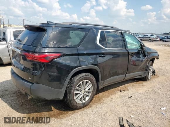 ✅ 2022 Chevrolet Traverse LT Cloth • VIN: 1GNERGKW4NJ163216 • Lot: 70037625. Wystawiony na Copart z przebiegiem 68 082 mil. Bezpłatny archiwum sprzedaży aukcyjnych z USA i szczegółowy raport historii pojazdu na DreamBid. Zdjęcie 3.
