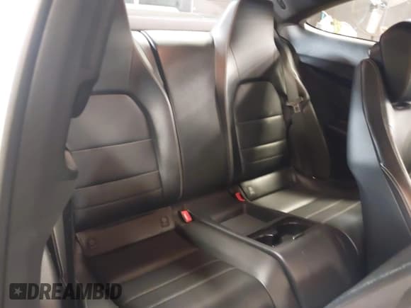 ✅ 2013 Mercedes-Benz C 350 • VIN: WDDGJ8JB8DG056443 • Lot: 41336451. Wystawiony na IAAI z przebiegiem 100 788 mil. Bezpłatny archiwum sprzedaży aukcyjnych z USA i szczegółowy raport historii pojazdu na DreamBid. Zdjęcie 8.