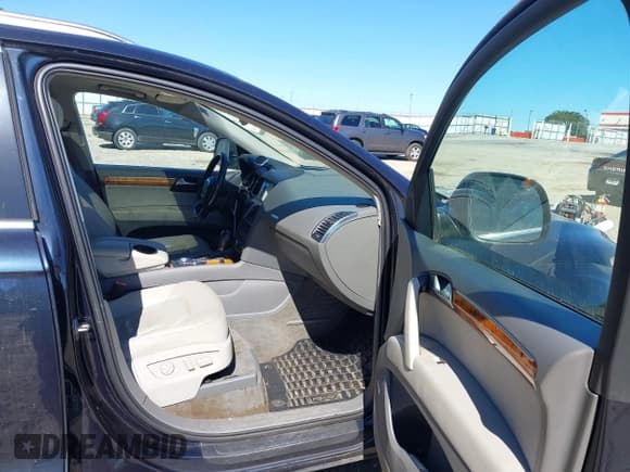 ✅ 2009 Audi Q7 • VIN: WA1AY74L69D017444 • Лот: 43435202. Опубликован ранее на IAAI с пробегом 245 363 миль. Бесплатный доступ к архиву аукционных продаж из США и подробный отчёт об истории автомобиля на DreamBid. Изображение 5.