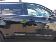 ✅ 2017 Toyota Highlander Hybrid Limited • VIN: 5TDDGRFH3HS028608 • Lot: 41709093. Listed on IAAI with 108,207 mi. Free auction sales archive from the USA and detailed vehicle history report at DreamBid. Image 14.