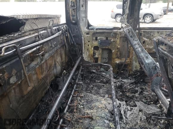 ✅ 2007 Chevrolet Silverado 2500HD Work Truck • VIN: 1GCHK29K07E589027 • Лот: 45010424. Опубликован ранее на Copart с пробегом Не указан. Бесплатный доступ к архиву аукционных продаж из США и подробный отчёт об истории автомобиля на DreamBid. Изображение 11.