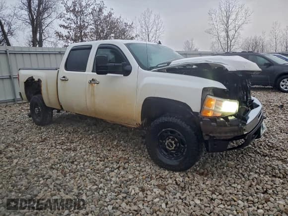 ✅ 2007 Chevrolet Silverado 2500HD 2LT • VIN: 1GCHK23617F538187 • Lot: 93531755. Wystawiony na Copart z przebiegiem 323 641 mil. Bezpłatny archiwum sprzedaży aukcyjnych z USA i szczegółowy raport historii pojazdu na DreamBid. Zdjęcie 4.
