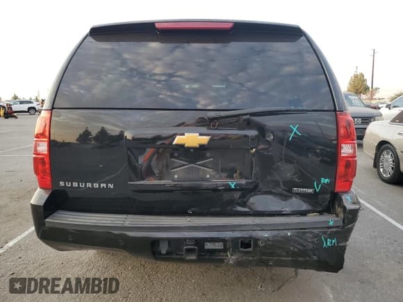 ✅ 2014 Chevrolet Suburban LT • VIN: 1GNSCJE00ER223194 • Lot: 70309624. Wystawiony na Copart z przebiegiem 150 009 mil. Bezpłatny archiwum sprzedaży aukcyjnych z USA i szczegółowy raport historii pojazdu na DreamBid. Zdjęcie 6.