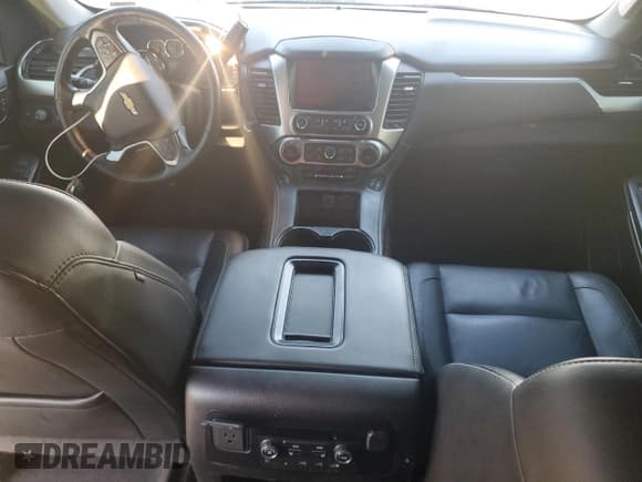 ✅ 2019 Chevrolet Tahoe LT • VIN: 1GNSKBKC4KR310275 • Lot: 82249705. Listed on Copart with 131,110 mi. Free auction sales archive from the USA and detailed vehicle history report at DreamBid. Image 8.