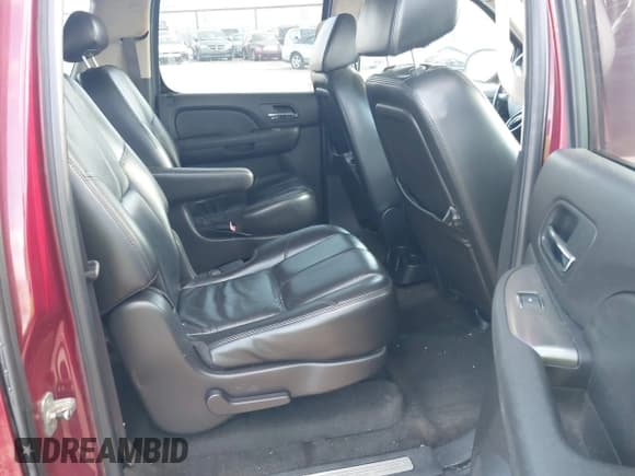 ✅ 2007 Chevrolet Suburban LT • VIN: 3GNFC16J87G263499 • Lot: 43705975. Listed on IAAI with Not provided. Free auction sales archive from the USA and detailed vehicle history report at DreamBid. Image 8.