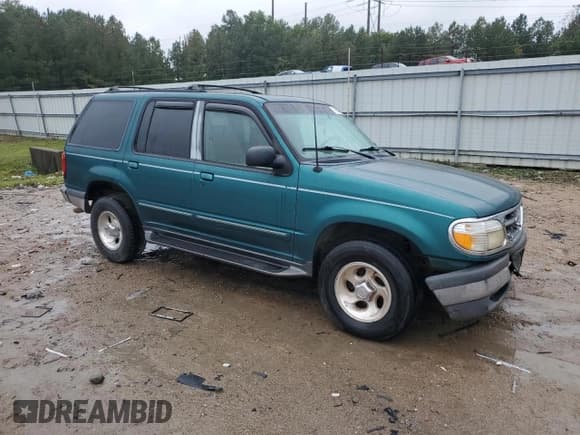 ✅ 1998 Ford Explorer XL • VIN: 1FMZU34E2WZA19734 • Лот: 71995864. Опубликован ранее на Copart с пробегом 322 048 миль. Бесплатный доступ к архиву аукционных продаж из США и подробный отчёт об истории автомобиля на DreamBid. Изображение 4.