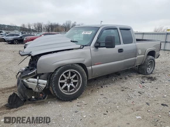 ✅ 2003 Chevrolet Silverado 2500HD LT • VIN: 1GCHK29193E284840 • Lot: 83631644. Wystawiony na Copart z przebiegiem 323 035 mil. Bezpłatny archiwum sprzedaży aukcyjnych z USA i szczegółowy raport historii pojazdu na DreamBid. Zdjęcie 1.
