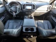 ✅ 2018 Ford Expedition Platinum • VIN: 1FMJU1MT1JEA22530 • Lot: 87279605. Wystawiony na Copart z przebiegiem 134 805 mil. Bezpłatny archiwum sprzedaży aukcyjnych z USA i szczegółowy raport historii pojazdu na DreamBid. Zdjęcie 8.