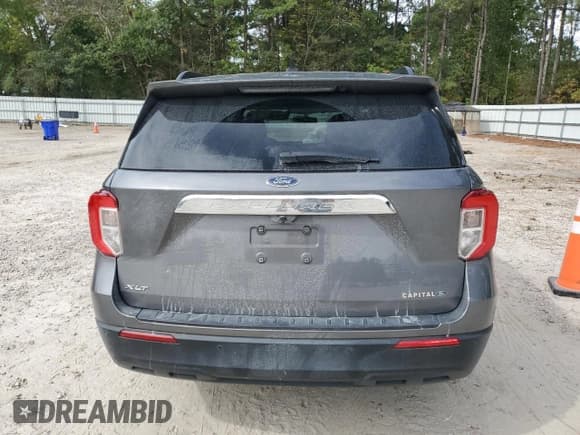 ✅ 2022 Ford Explorer XLT • VIN: 1FMSK7DH8NGC32142 • Lot: 85881785. Wystawiony na Copart z przebiegiem 56 511 mil. Bezpłatny archiwum sprzedaży aukcyjnych z USA i szczegółowy raport historii pojazdu na DreamBid. Zdjęcie 6.