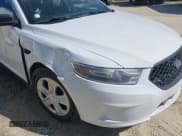 ✅ 2015 Ford Police Interceptor • VIN: 1FAHP2MK2FG195532 • Lot: 41793882. Wystawiony na IAAI z przebiegiem 90 423 mil. Bezpłatny archiwum sprzedaży aukcyjnych z USA i szczegółowy raport historii pojazdu na DreamBid. Zdjęcie 6.