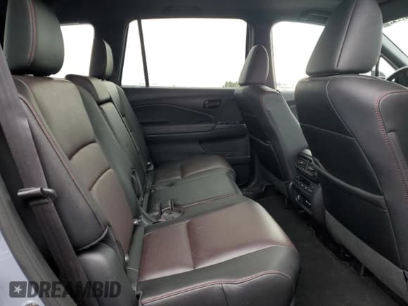 ✅ 2024 Honda Passport Black Edition • VIN: 5FNYF8H85RB500423 • Lot: 67436455. Listed on Copart with 32,844 mi. Free auction sales archive from the USA and detailed vehicle history report at DreamBid. Image 11.