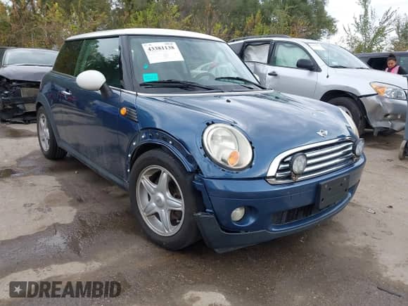 2009 MINI Hardtop with VIN WMWMF33529TU73545, listed as a IAAI auction lot 43381138 with 126,704 mi miles and . Bid and sale history available at DreamBid. Image 1.