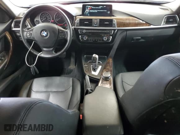 ✅ 2016 BMW 3 Series 320i xDrive • VIN: WBA8E5G58GNT41949 • Lot: 91612145. Wystawiony na Copart z przebiegiem 151 394 mil. Bezpłatny archiwum sprzedaży aukcyjnych z USA i szczegółowy raport historii pojazdu na DreamBid. Zdjęcie 8.