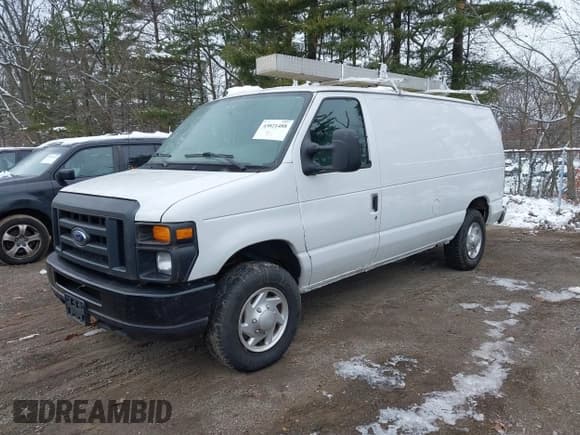 ✅ 2011 Ford Econoline Cargo Commercial • VIN: 1FTNE2EW8BDB38686 • Lot: 43821488. Wystawiony na IAAI z przebiegiem 165 518 mil. Bezpłatny archiwum sprzedaży aukcyjnych z USA i szczegółowy raport historii pojazdu na DreamBid. Zdjęcie 2.