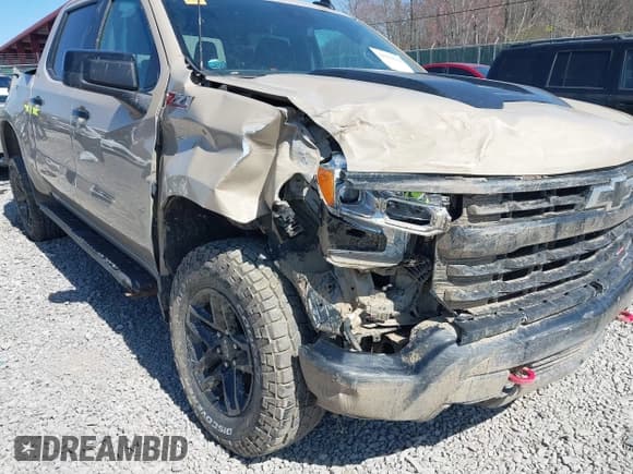 ✅ 2022 Chevrolet Silverado 1500 LT Trail Boss • VIN: 3GCUDFED1NG689442 • Lot: 41994642. Wystawiony na IAAI z przebiegiem 26 598 mil. Bezpłatny archiwum sprzedaży aukcyjnych z USA i szczegółowy raport historii pojazdu na DreamBid. Zdjęcie 6.