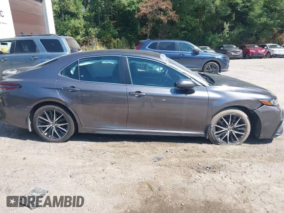 2022 Toyota Camry SE с VIN 4T1G11BK7NU065066, выставлен на аукционе IAAI как лот 43123616 с пробегом 37 526 миль миль и . История ставок и продаж доступна на DreamBid. Изображение 13.