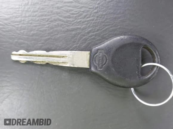 ✅ 2001 Nissan Frontier XE • VIN: 1N6DD26SX1C403457 • Lot: 43542375. Wystawiony na IAAI z przebiegiem 252 167 mil. Bezpłatny archiwum sprzedaży aukcyjnych z USA i szczegółowy raport historii pojazdu na DreamBid. Zdjęcie 11.