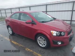 ✅ 2015 Chevrolet Sonic LT • VIN: 1G1JC5SH8F4220010 • Лот: 42921568. Опубликован ранее на IAAI с пробегом 53 806 миль. Бесплатный доступ к архиву аукционных продаж из США и подробный отчёт об истории автомобиля на DreamBid. Изображение 1.