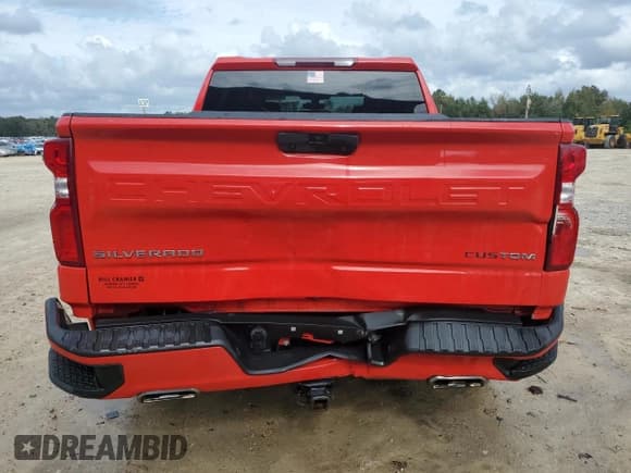 ✅ 2021 Chevrolet Silverado 1500 Custom • VIN: 3GCUYBEF0MG143793 • Lot: 79426384. Wystawiony na Copart z przebiegiem 121 920 mil. Bezpłatny archiwum sprzedaży aukcyjnych z USA i szczegółowy raport historii pojazdu na DreamBid. Zdjęcie 6.