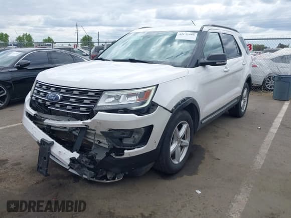 ✅ 2017 Ford Explorer XLT • VIN: 1FM5K8D80HGD91339 • Lot: 42132980. Wystawiony na IAAI z przebiegiem 160 084 mil. Bezpłatny archiwum sprzedaży aukcyjnych z USA i szczegółowy raport historii pojazdu na DreamBid. Zdjęcie 17.