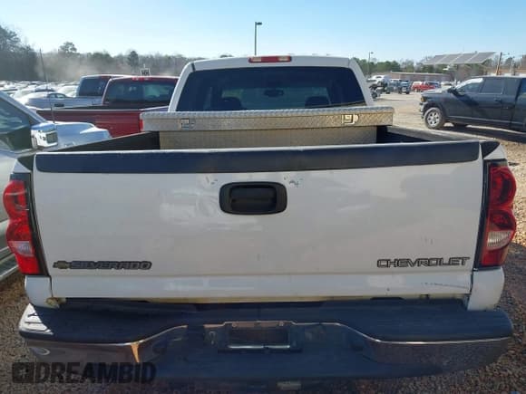 ✅ 2004 Chevrolet Silverado 2500HD LT3 • VIN: 1GCHK23G74F114579 • Лот: 41794758. Опубликован ранее на IAAI с пробегом 184 369 миль. Бесплатный доступ к архиву аукционных продаж из США и подробный отчёт об истории автомобиля на DreamBid. Изображение 16.