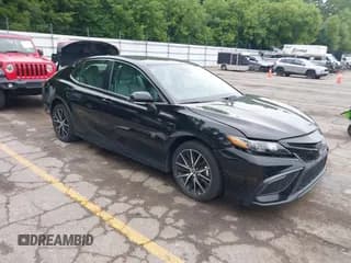 ✅ 2024 Toyota Camry SE • VIN: 4T1G11BK6RU109631 • Lot: 42689869. Listed on IAAI with 14,107 mi. Free auction sales archive from the USA and detailed vehicle history report at DreamBid. Image 1.