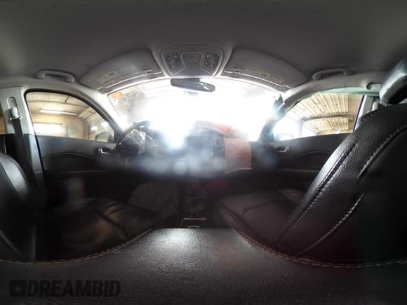 ✅ 2019 Jeep Compass Limited • VIN: 3C4NJDCB1KT787554 • Lot: 41908270. Wystawiony na IAAI z przebiegiem 89 641 mil. Bezpłatny archiwum sprzedaży aukcyjnych z USA i szczegółowy raport historii pojazdu na DreamBid. Zdjęcie 18.