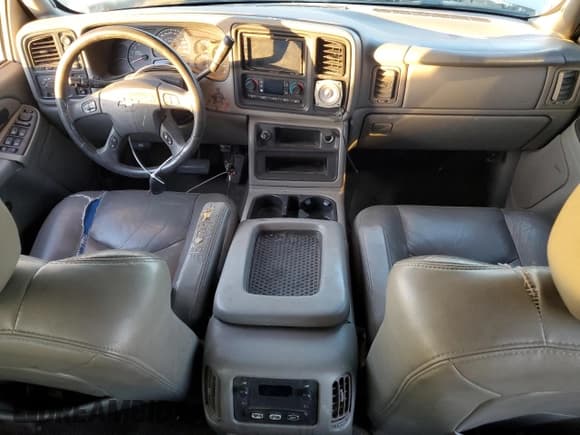 ✅ 2004 Chevrolet Silverado 1500 LS • VIN: 2GCEK13T641313236 • Lot: 81387004. Wystawiony na Copart z przebiegiem 189 694 mil. Bezpłatny archiwum sprzedaży aukcyjnych z USA i szczegółowy raport historii pojazdu na DreamBid. Zdjęcie 8.