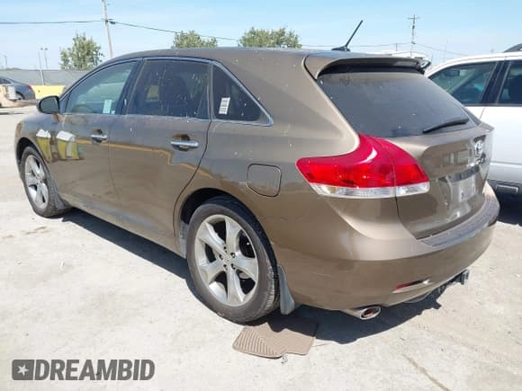 ✅ 2011 Toyota Venza • VIN: 4T3BK3BB3BU059979 • Lot: 43124364. Wystawiony na IAAI z przebiegiem 199 808 mil. Bezpłatny archiwum sprzedaży aukcyjnych z USA i szczegółowy raport historii pojazdu na DreamBid. Zdjęcie 3.