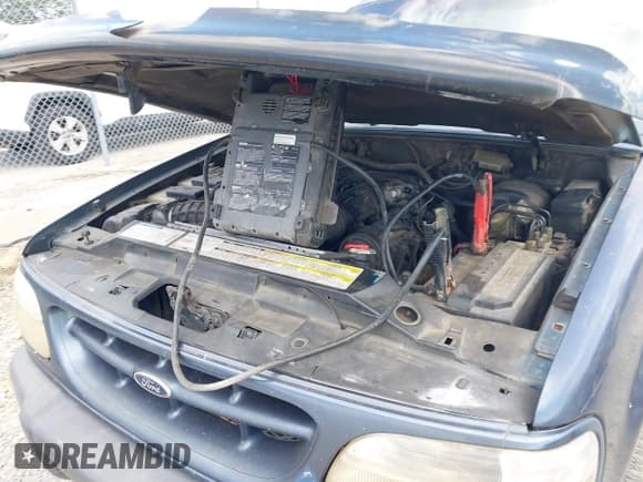 ✅ 2000 Ford Explorer XLS • VIN: 1FMZU72X3YUA27739 • Лот: 42622937. Опубликован ранее на IAAI с пробегом 214 250 миль. Бесплатный доступ к архиву аукционных продаж из США и подробный отчёт об истории автомобиля на DreamBid. Изображение 6.