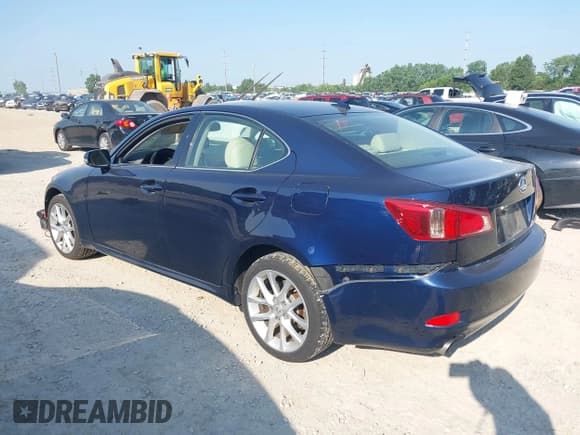 ✅ 2011 Lexus IS 250 • VIN: JTHCF5C22B2034985 • Lot: 42651417. Listed on IAAI with 180,791 mi. Free auction sales archive from the USA and detailed vehicle history report at DreamBid. Image 3.