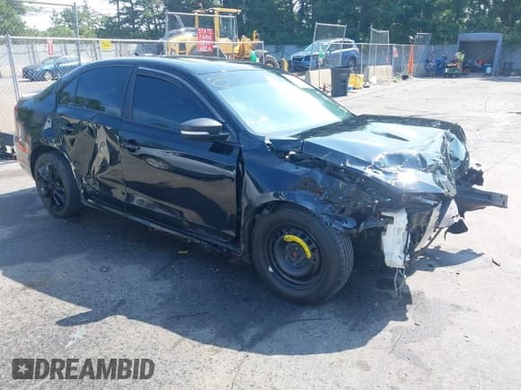 ✅ 2011 Volkswagen Jetta SEL • VIN: 3VWLZ7AJ7BM304488 • Лот: 42682849. Опубликован ранее на IAAI с пробегом 200 886 миль. Бесплатный доступ к архиву аукционных продаж из США и подробный отчёт об истории автомобиля на DreamBid. Изображение 1.